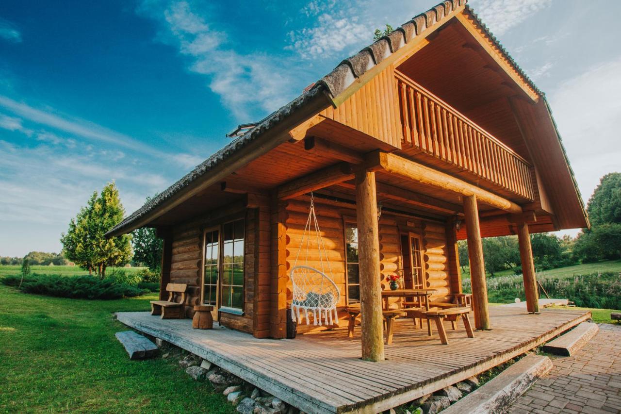 Brivdienu Maja Ar Pirti "Strautkalni" Ieriki Exterior foto