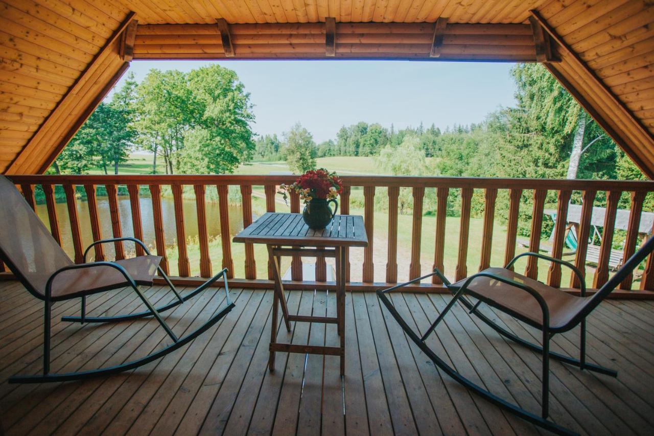 Brivdienu Maja Ar Pirti "Strautkalni" Ieriki Exterior foto