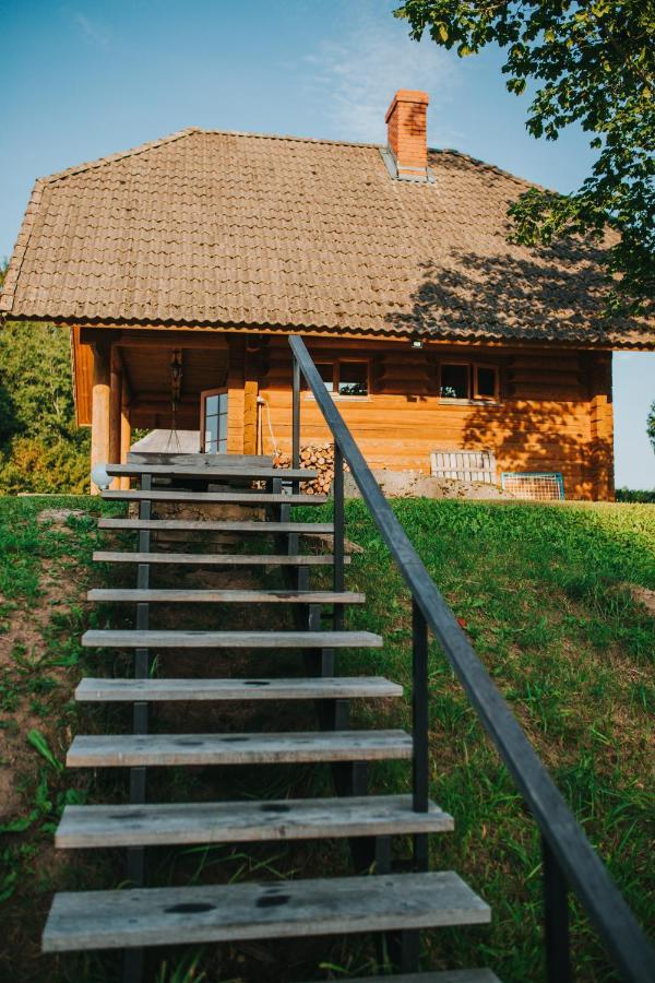 Brivdienu Maja Ar Pirti "Strautkalni" Ieriki Exterior foto