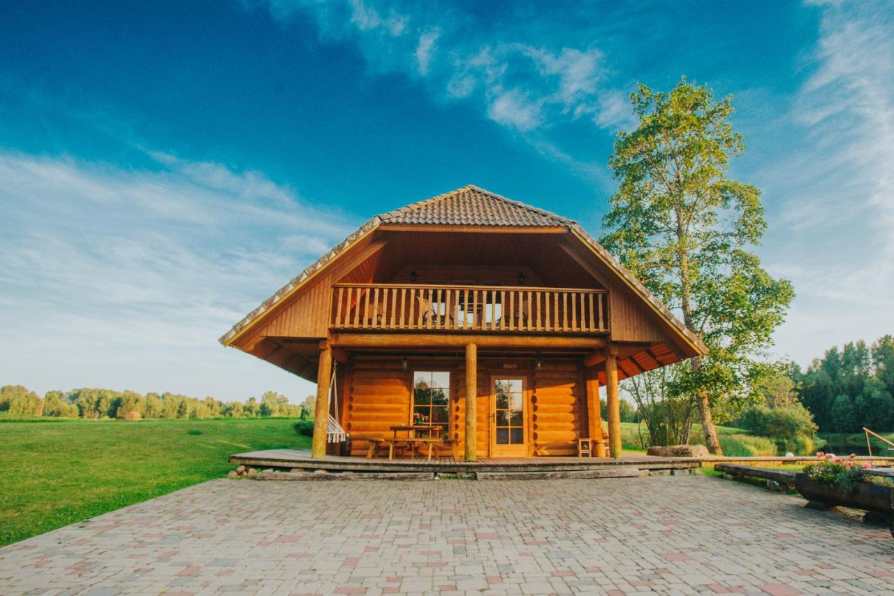Brivdienu Maja Ar Pirti "Strautkalni" Ieriki Exterior foto